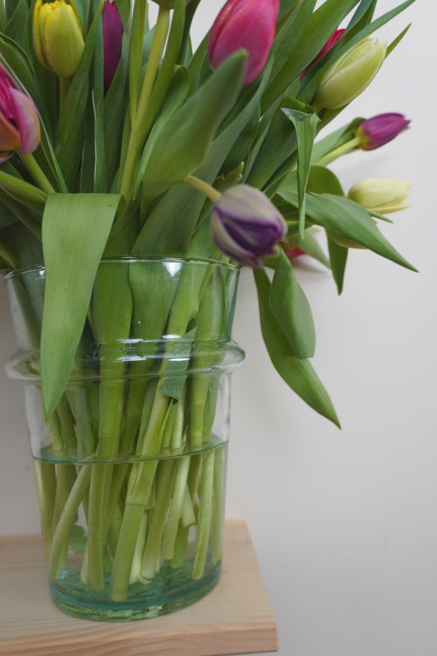 schuif Overblijvend Verkeerd Tulpen vaas van gerecycled glas - Shop Blouming floral art