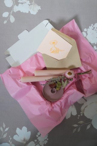 Postpakket versturen kaarsen droogbloemen